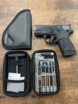 SMITH & WESSON 9 SHIELD PLUS PERFORMANCE CENTER 9MM LUGER (9x19 PARA) - 1 of 3