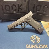 GLOCK G35 GEN 4 .40 S&W - 2 of 3