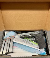 SMITH & WESSON M&P9 SHIELD EZ M2.0 9MM LUGER (9X19 PARA) - 1 of 3