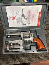 RUGER NEW MODEL SUPER BLACKHAWK .44 MAGNUM - 1 of 3