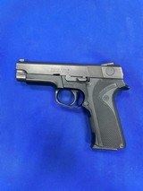 SMITH & WESSON 4044 .40 S&W - 1 of 3