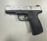 SMITH & WESSON SD40 VE .40 S&W - 2 of 3