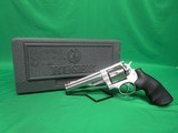 RUGER REDHAWK .44 MAGNUM - 1 of 3