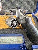 SMITH & WESSON M627 .357 MAG - 2 of 3