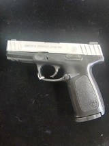 SMITH & WESSON SD40 VE .40 S&W - 1 of 3