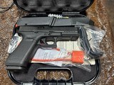 GLOCK G22 GEN 5 MOS .40 S&W - 1 of 3