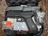 GLOCK G22 GEN 5 MOS .40 S&W - 2 of 3