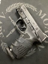 SMITH & WESSON M&P40 .40 S&W - 1 of 3