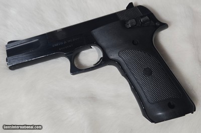 SMITH & WESSON 422 .22 LR