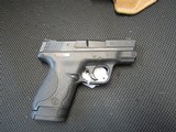 SMITH & WESSON M & P 9 Shield 9MM LUGER (9x19 PARA) - 1 of 3