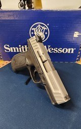 SMITH & WESSON SD40 VE .40 S&W - 1 of 3
