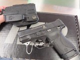 Smith & Wesson M&P 9 Shield Don&sbquo;&sbquo;t Tread On Me 9MM LUGER (9X19 PARA - 1 of 3