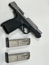 SMITH & WESSON SD40 VE .40 CALIBER - 1 of 3