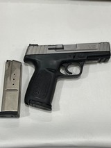 SMITH & WESSON SD40 VE .40 CALIBER - 2 of 3