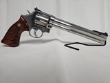 SMITH & WESSON 686 Distinguished Combat Magnum Stainless .357 MAG - 2 of 3