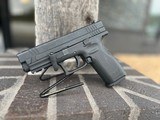 SPRINGFIELD ARMORY XD-40 .40 S&W - 1 of 3