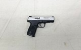 SMITH & WESSON SD40 VE .40 S&W - 2 of 3