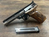 SMITH & WESSON 22A-1, 2-TONE & WOOD GRIPS .22 LR - 1 of 3