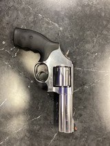 SMITH & WESSON MODEL 686-6 PERFORMANCE CENTER .38 SPECIAL/.357 MAGNUM - 1 of 2