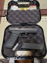 GLOCK 21 G4 .45 ACP - 1 of 3