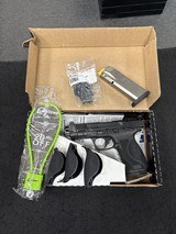 Smith & Wesson M&P M2.0 Optic Ready 10MM - 1 of 3