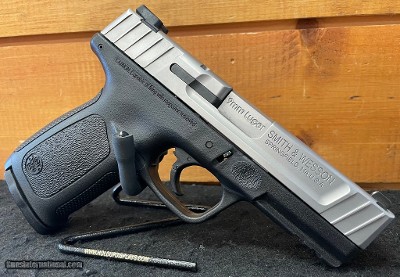 SMITH & WESSON SD9 VE 9MM LUGER (9x19 PARA)
