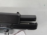 GLOCK Glock 22 Gen 4 w/Magazine .40 S&W - 3 of 3