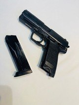 HECKLER & KOCH USP .45 ACP - 3 of 3