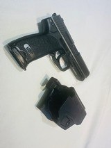 HECKLER & KOCH USP .45 ACP - 1 of 3