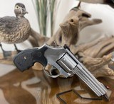 SMITH & WESSON 686 PLUS 3-5-7 MAGNUM SERIES .357 MAG - 1 of 3