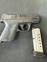 SMITH & WESSON M&P 40 SHIELD .40 S&W - 2 of 2