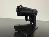 HECKLER & KOCH USP
.40 S&W - 3 of 3