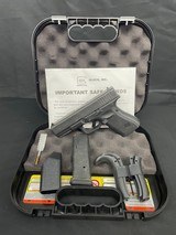 GLOCK G19 GEN 4 9MM LUGER (9X19 PARA) - 1 of 3