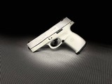 SMITH & WESSON SW9V 9MM LUGER (9x19 PARA) - 2 of 3