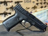 SMITH & WESSON SD40 .40 S&W - 1 of 3