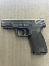 SMITH & WESSON M&P 40 M2.0 .40 S&W - 1 of 3