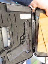 SMITH & WESSON M&P22 MAGNUM .22 WMR - 1 of 3