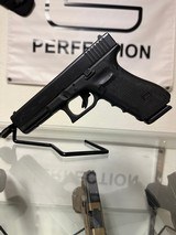 GLOCK G22
GEN 4 .40 S&W - 2 of 3