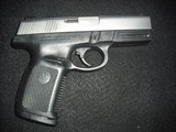 SMITH & WESSON SW40VE .40 S&W - 1 of 3