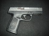 SMITH & WESSON SD40 VE .40 S&W - 1 of 3