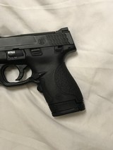 SMITH & WESSON M&P 9 Shield w/ Green Crimson Trace 9MM LUGER (9x19 PARA) - 2 of 3