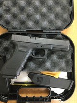 GLOCK G22 GEN 3 .40 S&W - 2 of 3