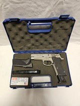 SMITH & WESSON 910S 9MM LUGER (9x19 PARA) - 2 of 3