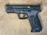 SMITH & WESSON M&P9 M2.0 OR THUMB SAFETY 9MM LUGER (9X19 PARA)