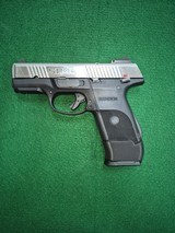 RUGER SR40C .40 S&W - 1 of 3