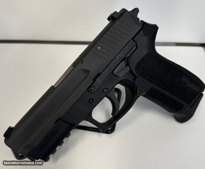 SIG SAUER SP2022 9MM LUGER (9x19 PARA)