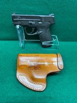 SMITH & WESSON M&P40 SHIELD .40 S&W - 1 of 3
