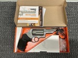TAURUS JUDGE .45 LC/.410 GA