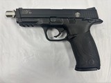 SMITH & WESSON M&P22 12 ROUND THREADED BARREL .22 LR - 2 of 3