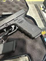GLOCK G22 .40 S&W - 2 of 3